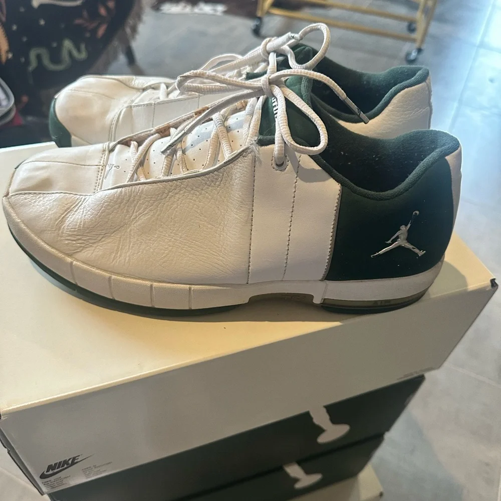Air Jordan Team 2005 White Green Leather Sneakers Mens Size 11 310071-108